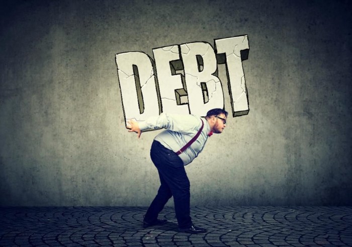 Debt burden crises disillusioned youngsters insegnamento enorme dovere soldi molti debito carico indietro affari simbolo credit payments consumers eliminate lifecycle