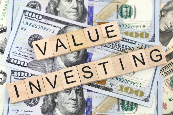 Investing value stocks discounted